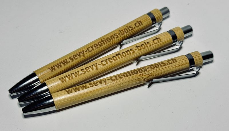 Stylos bambou gravés